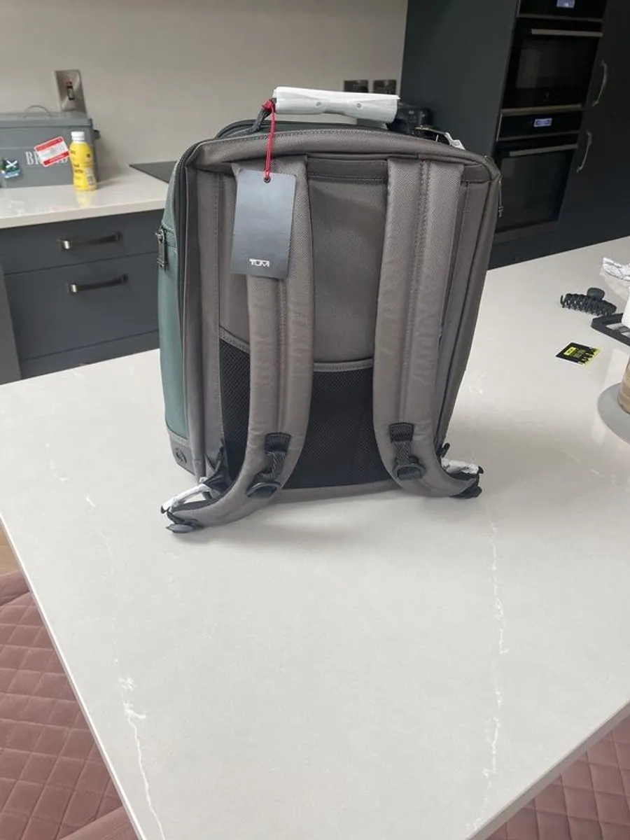 Tumi Hendrick Deluxe Brief Pack - Image 3