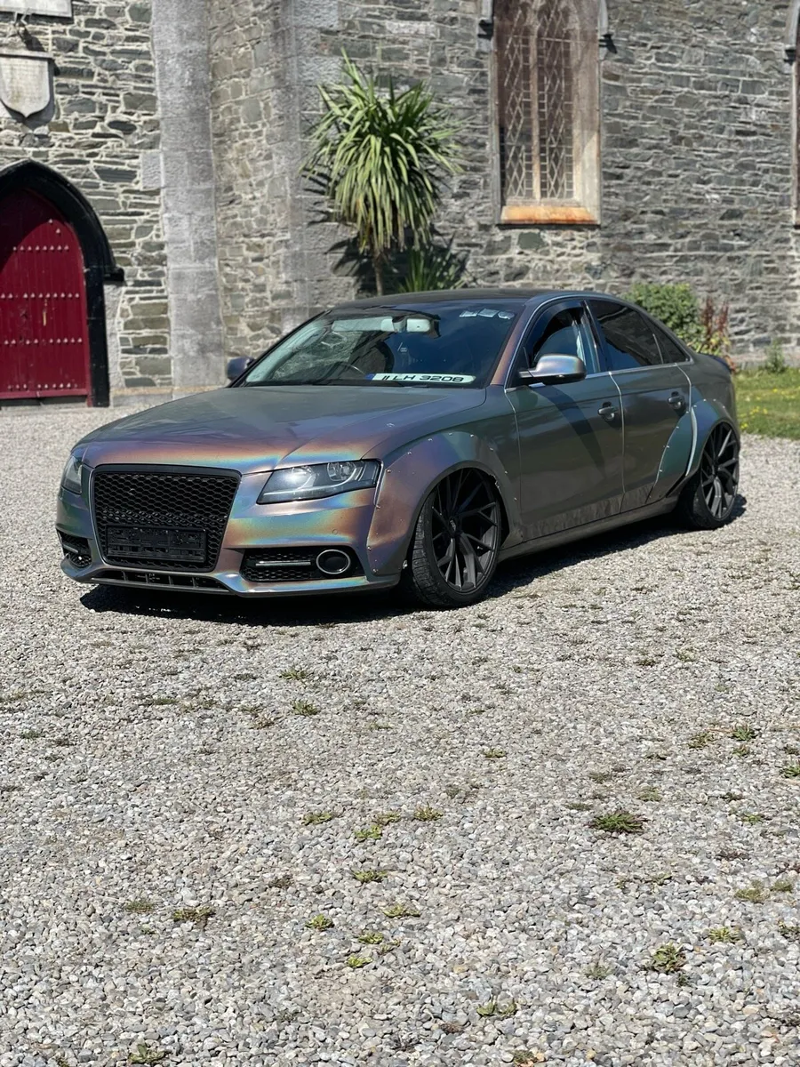 Audi A4 bagged kitted - Image 1