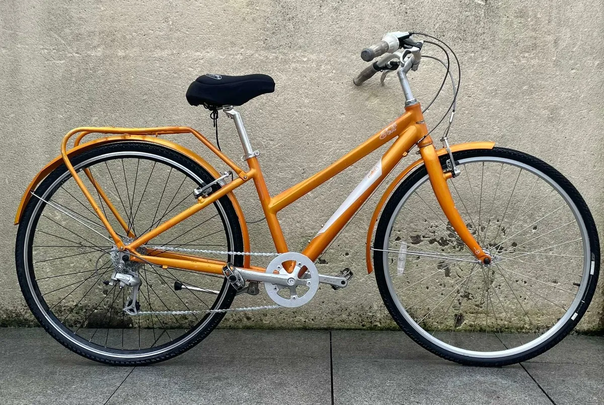 Ladies bicycle - Image 1