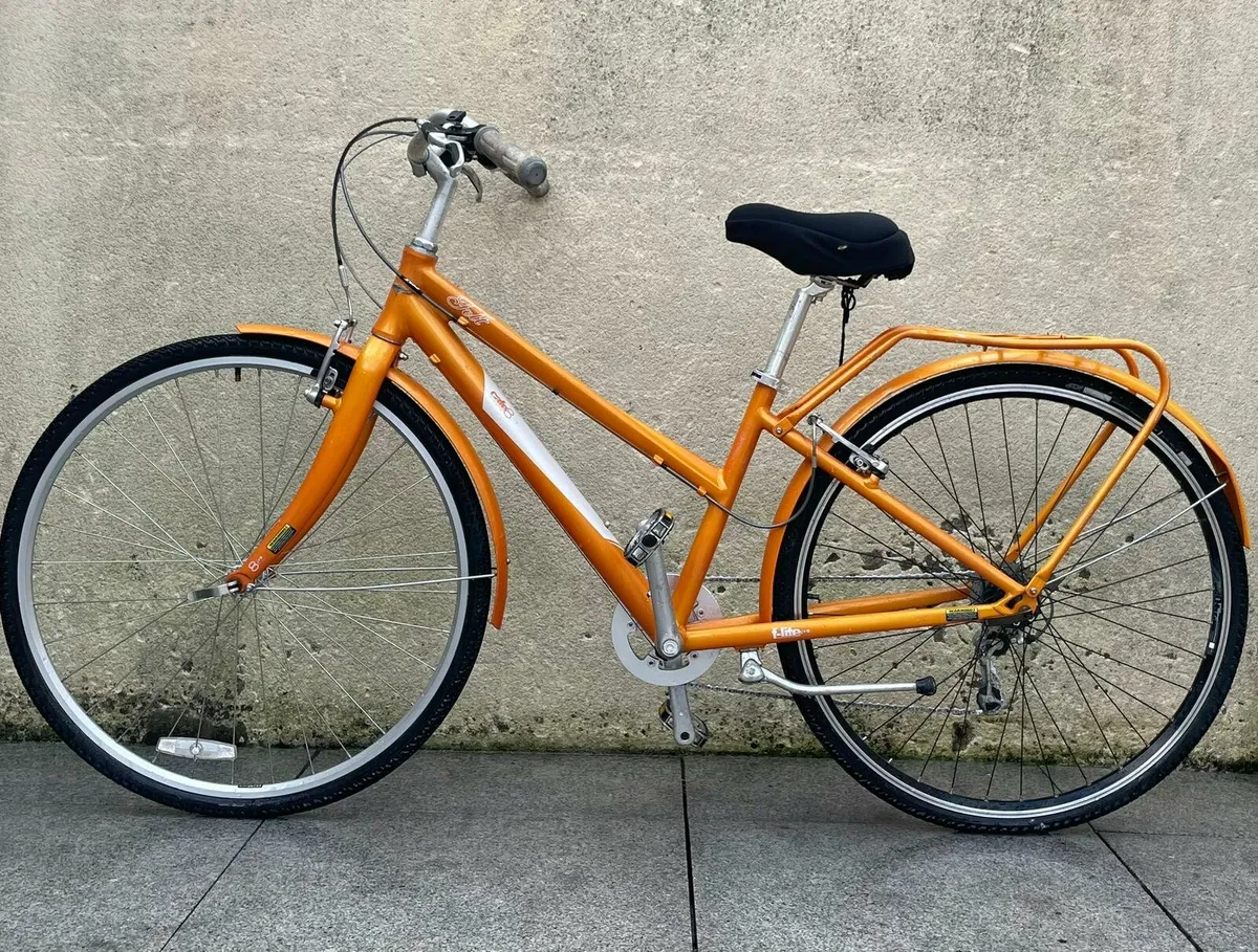 Ladies bicycle - Image 2