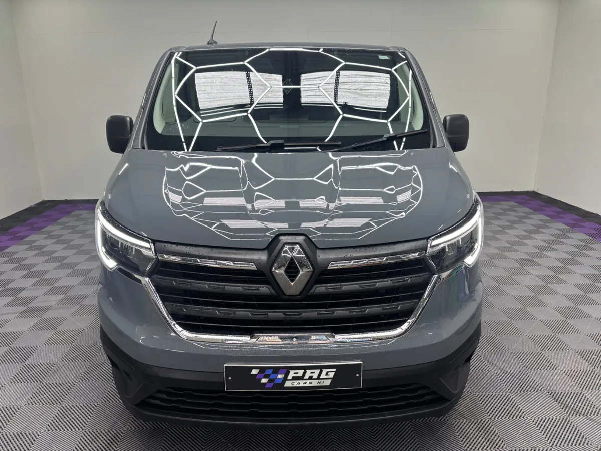 2023 RENAULT TRAFIC LWB 9 SEATER 2.0 - Image 4