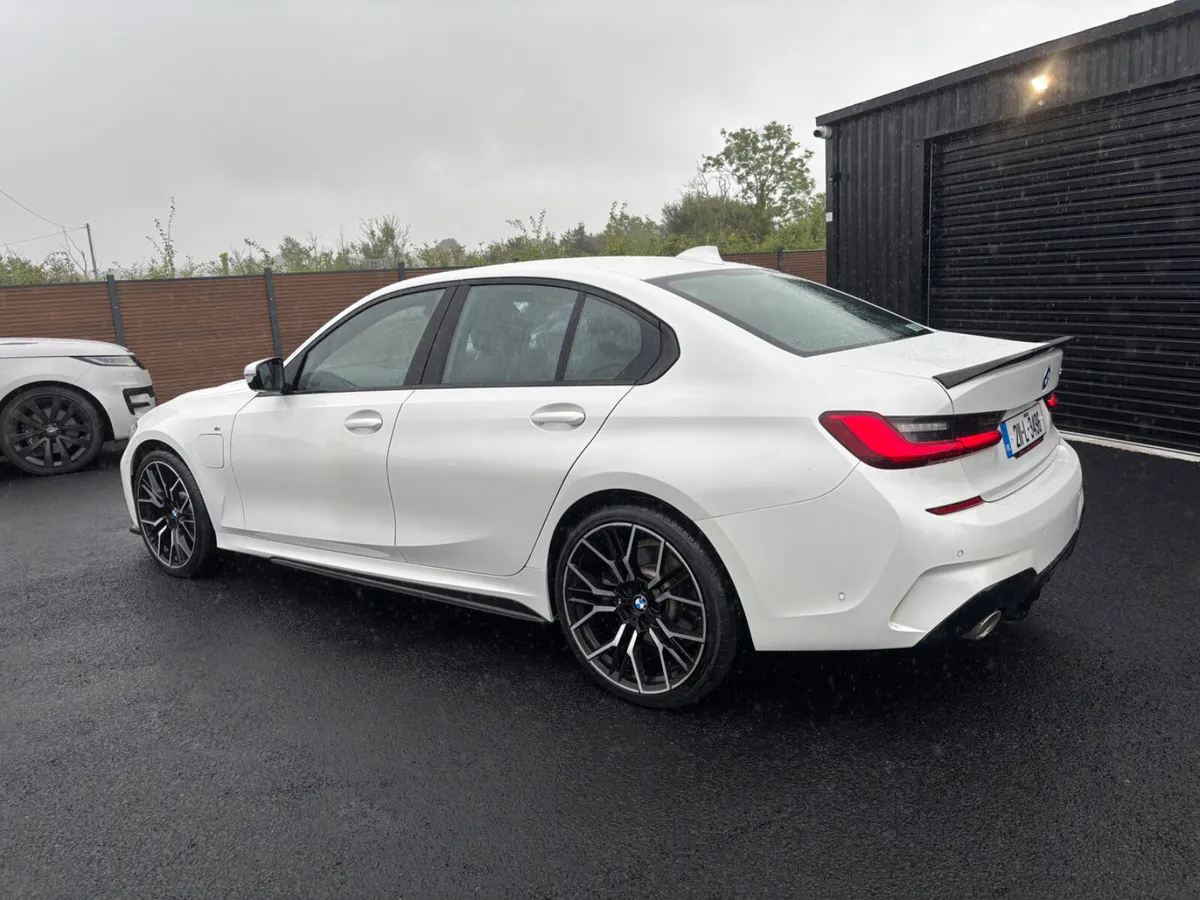 BMW 3-Series 2021 M Sport M Performance - Image 2