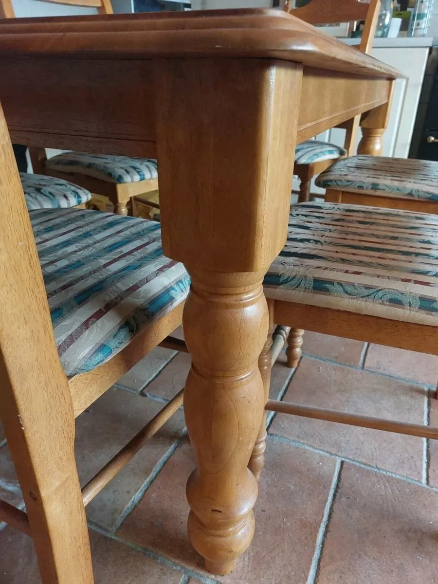 Dining Table and chairs - Image 3