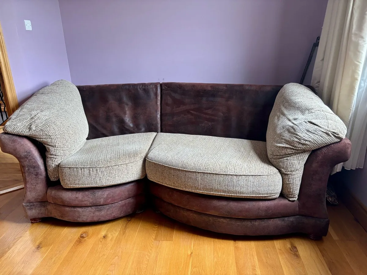 SOFA (Very Good Condition) - Image 2