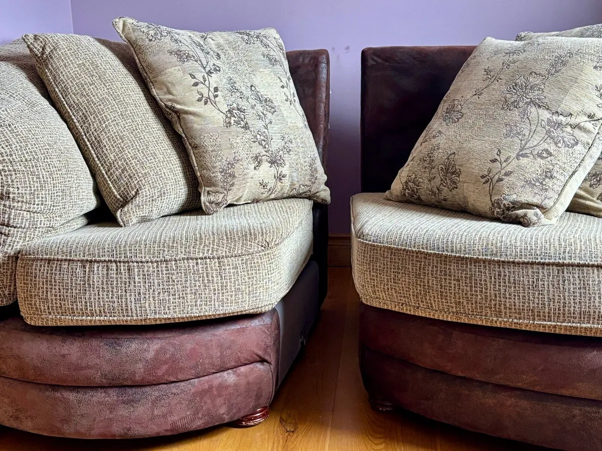SOFA (Very Good Condition) - Image 3