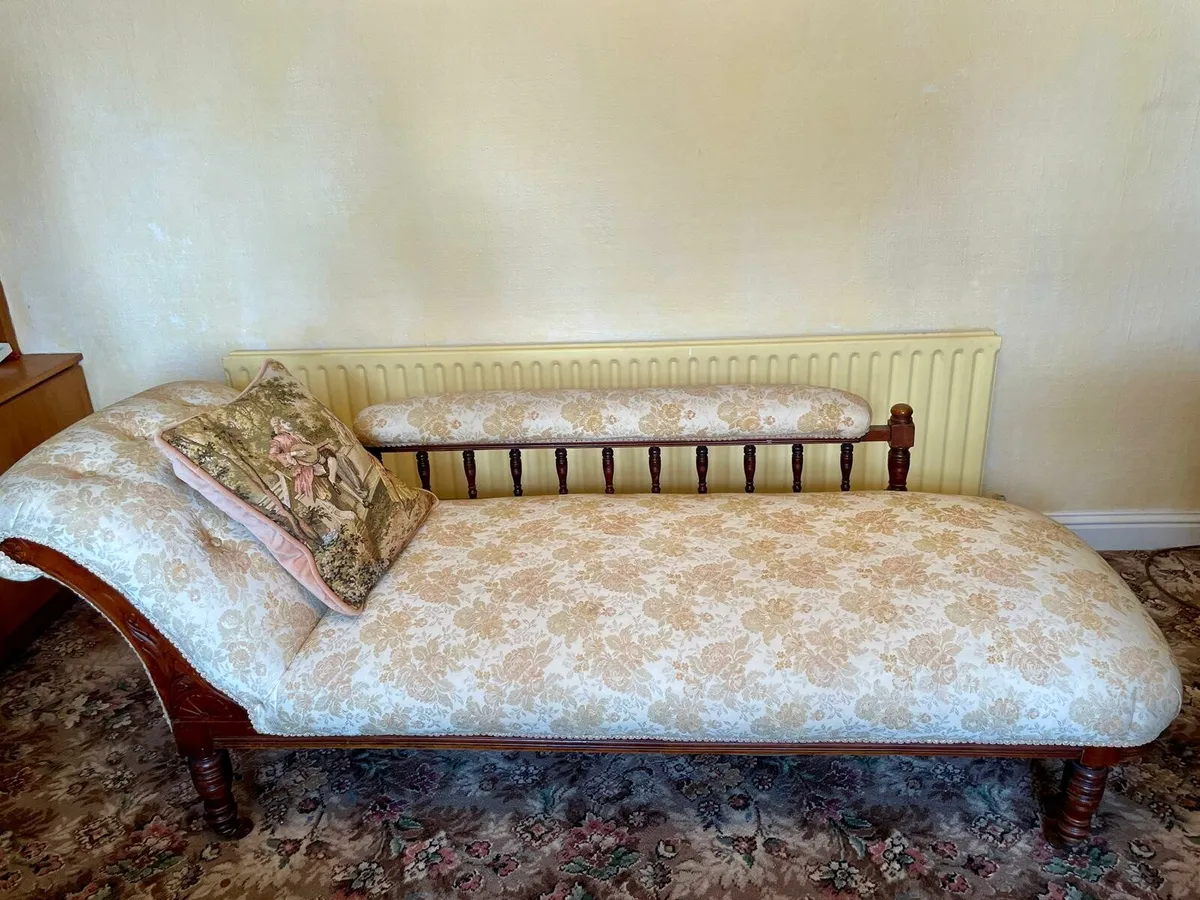 Couch - Image 4