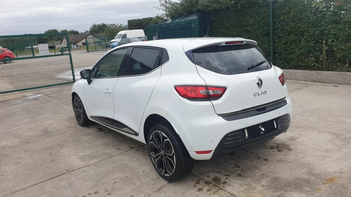 *For parts* Renault Clio, 0.9 petrol 5 speed (2019 - Image 1