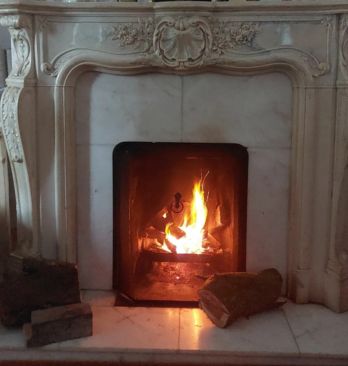 Fireplace surround - Image 1