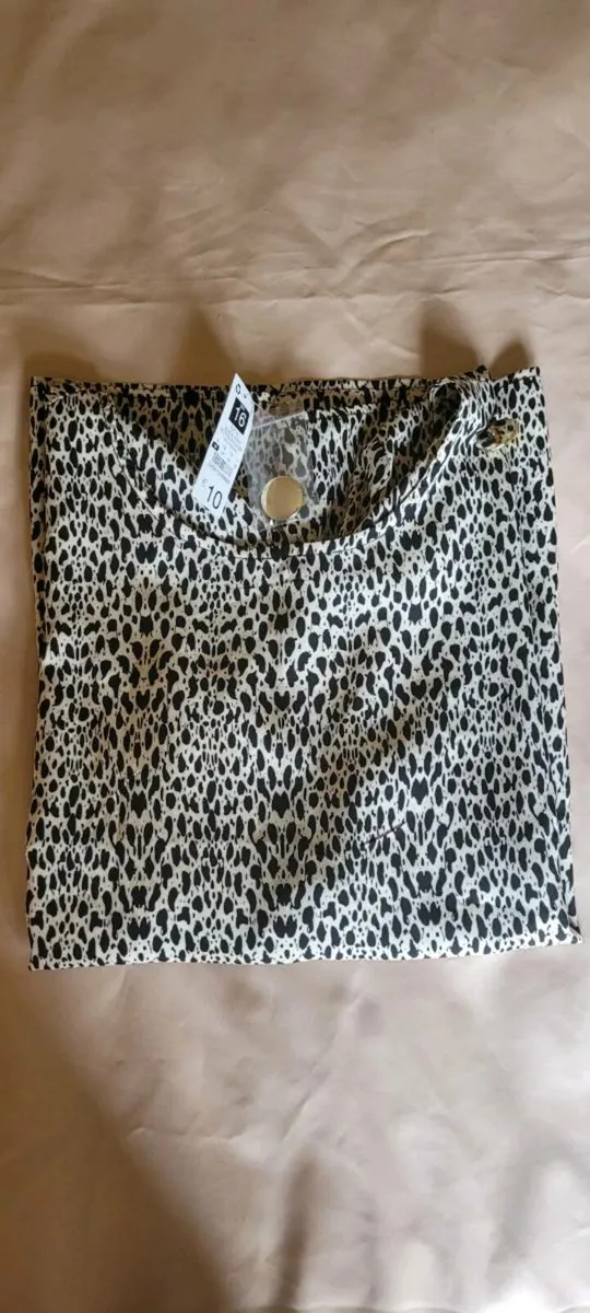 Womens tops - Image 2