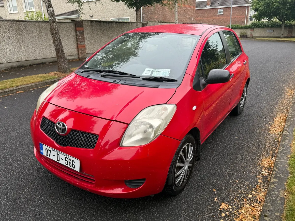 07 Yaris NCT 12/25 TAX 04/26 €1500 NO OFFERS - Image 1