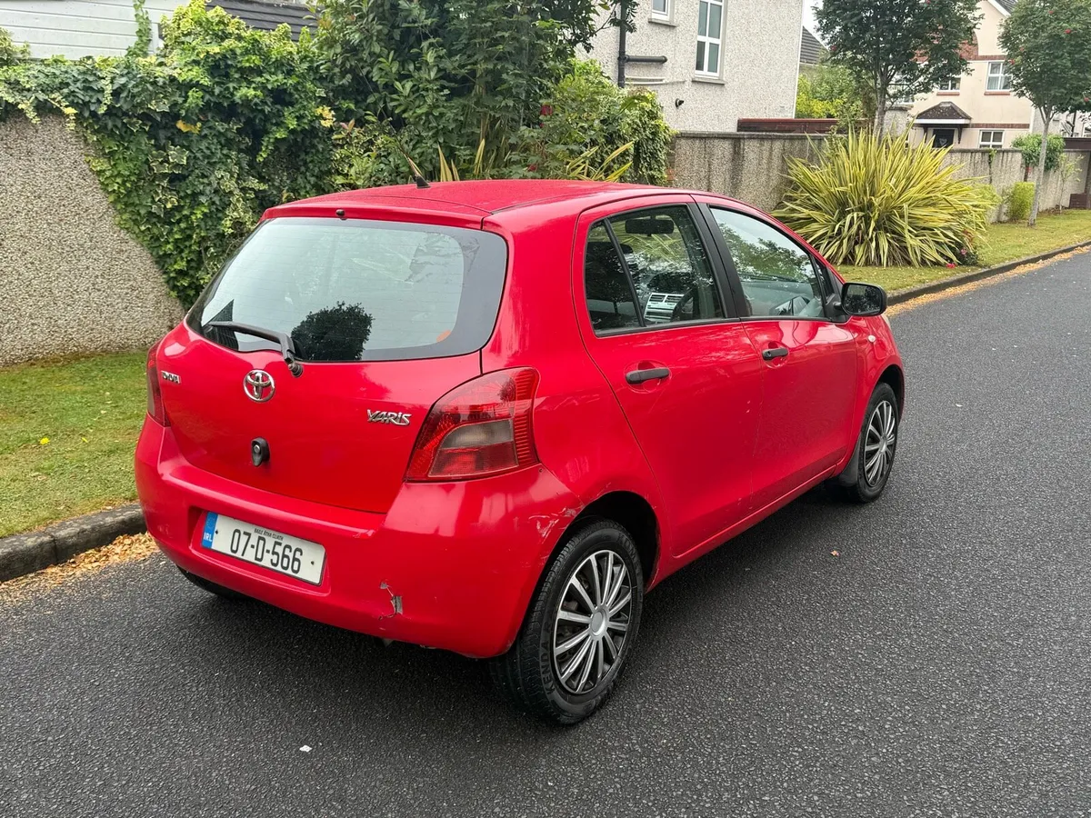 07 Yaris NCT 12/25 TAX 04/26 €1500 NO OFFERS - Image 3