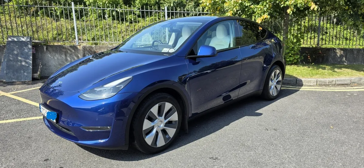 Tesla Model Y - Dual Motor 2022 - Image 1