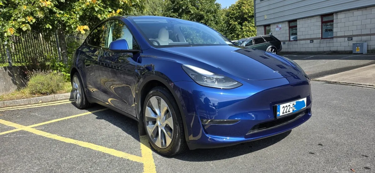 Tesla Model Y - Dual Motor 2022 - Image 2