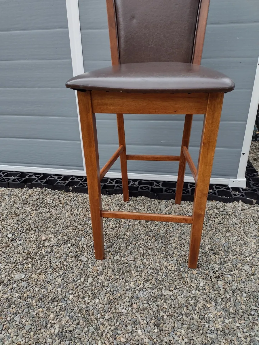 Wooden bar stool with brown leather seat/back - Image 4