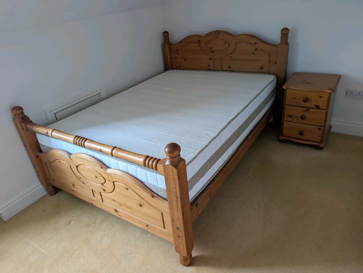 Pine bed - Image 2