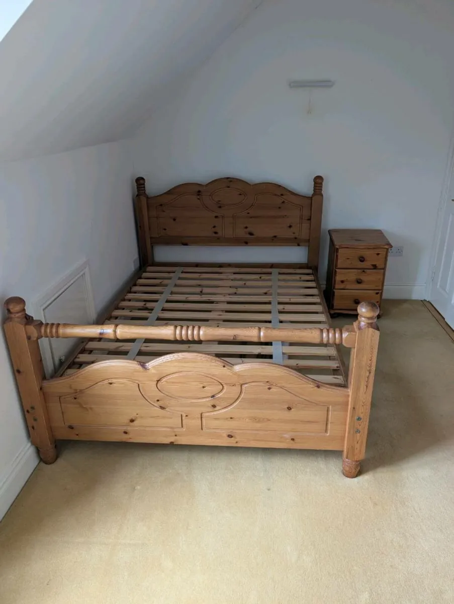 Pine bed - Image 4