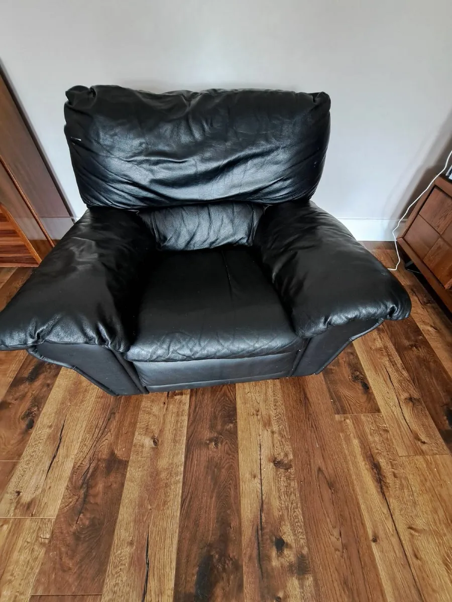 Leather suite of furniture - Image 3