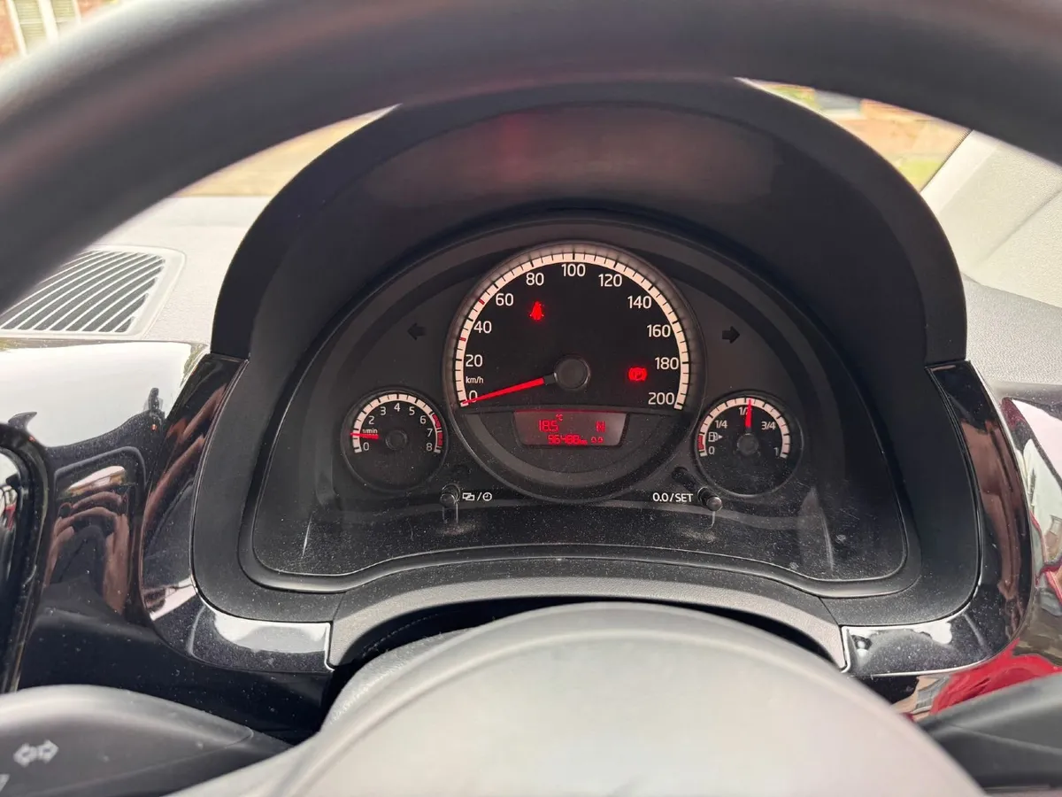 Car - Image 4