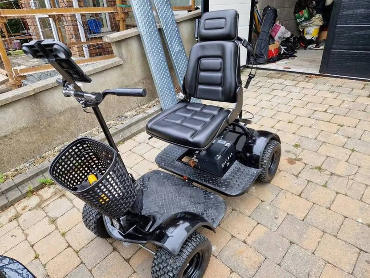 Hillman Warrior Golf Buggy 60 ah Lithium Battery - Image 2
