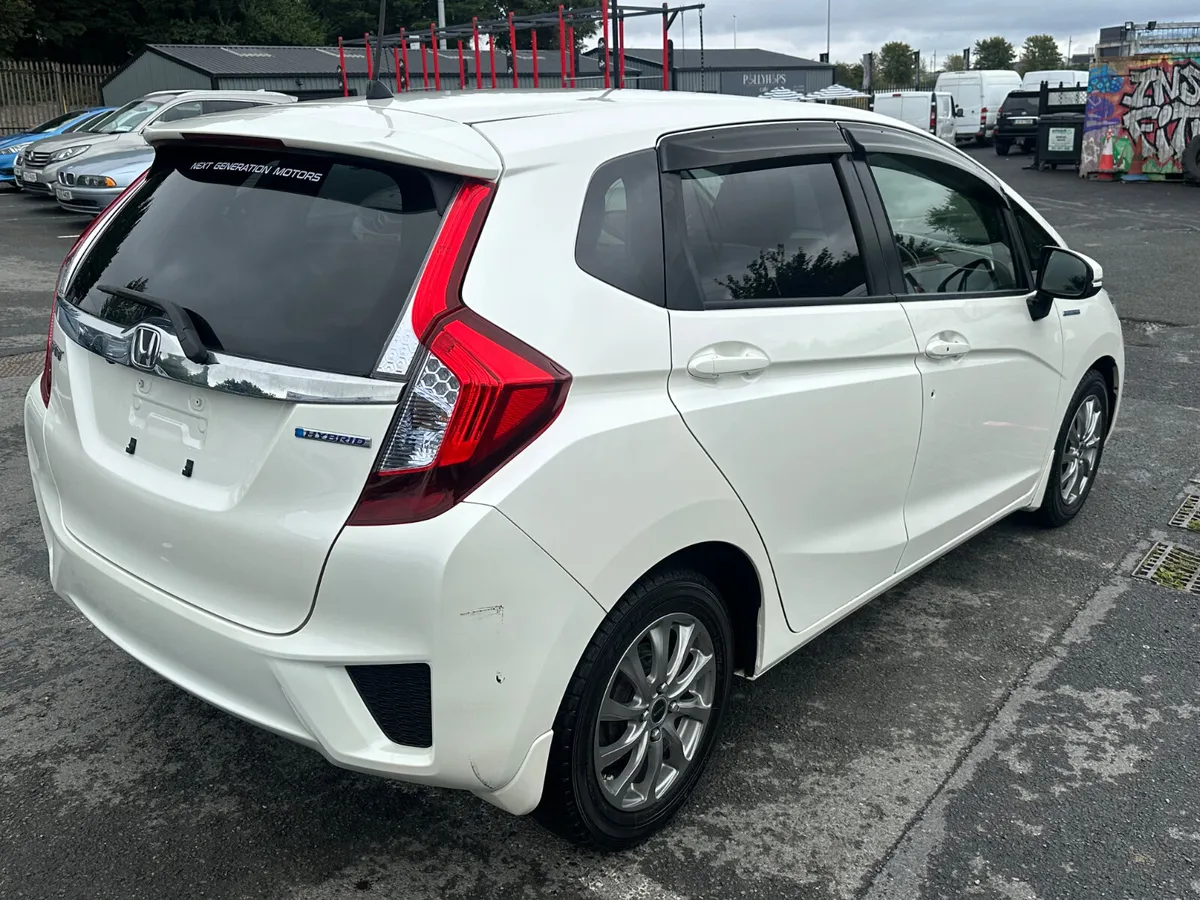 2014 Honda Fit 1.5L hybrid fresh Nct Rd Tax - Image 3