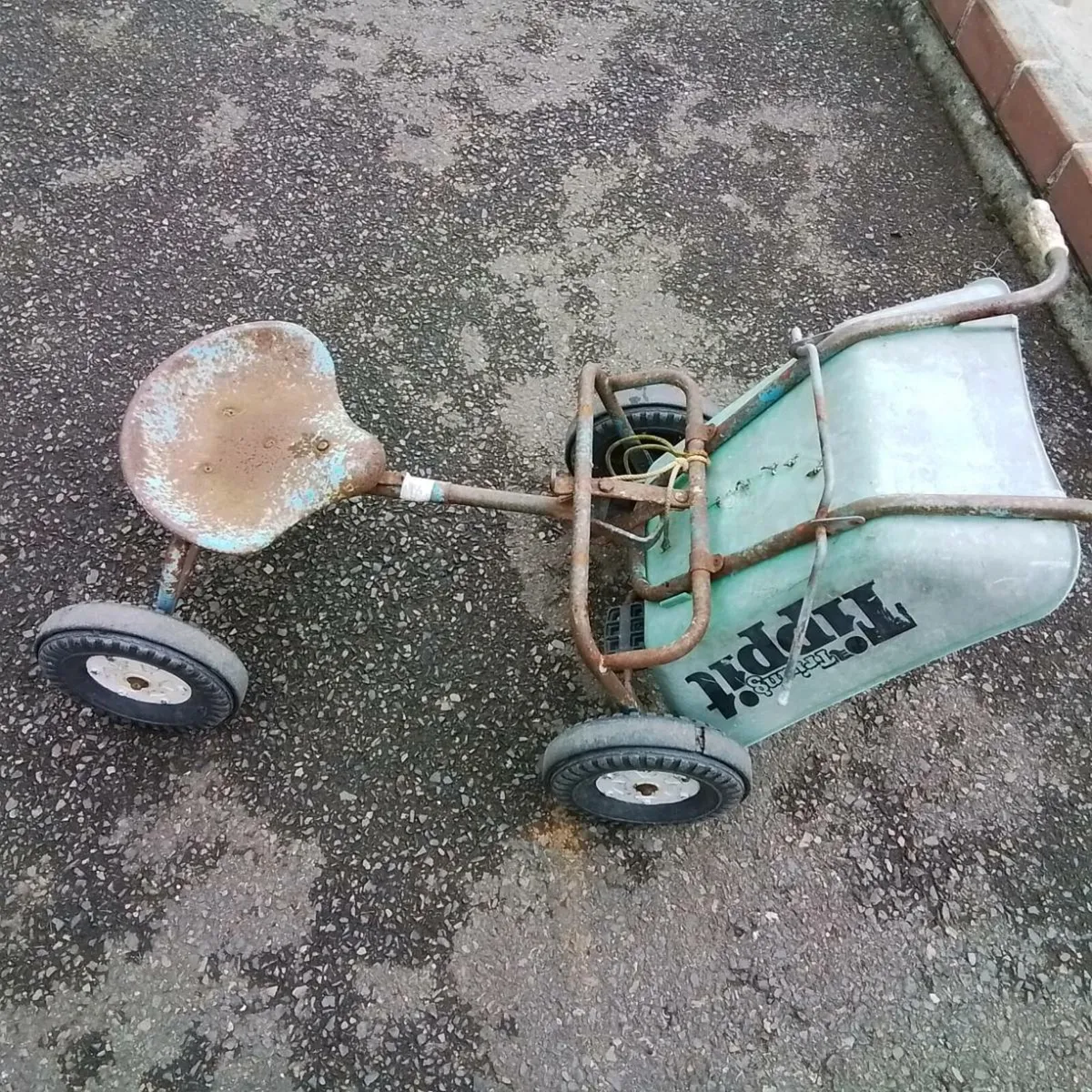 VINTAGE TRI -ANG TRUCK - Image 2