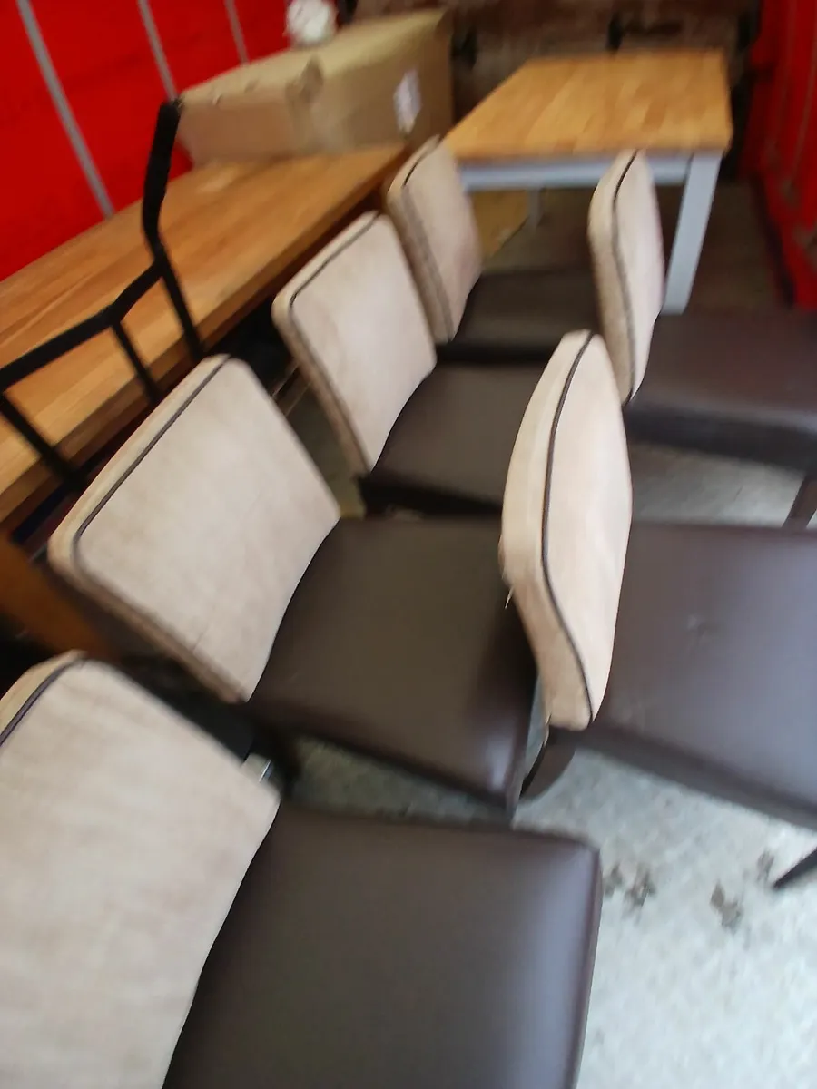 Table / chairs lot of (6)...delivered - Image 1
