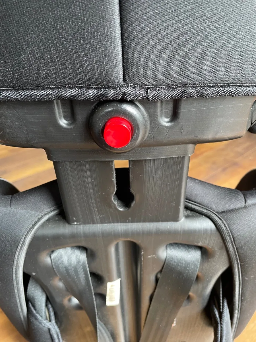 Childs Car Seat - Image 2