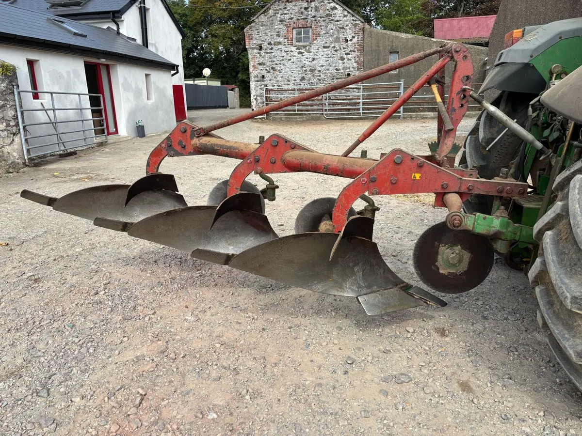 Kverneland plough - Image 1