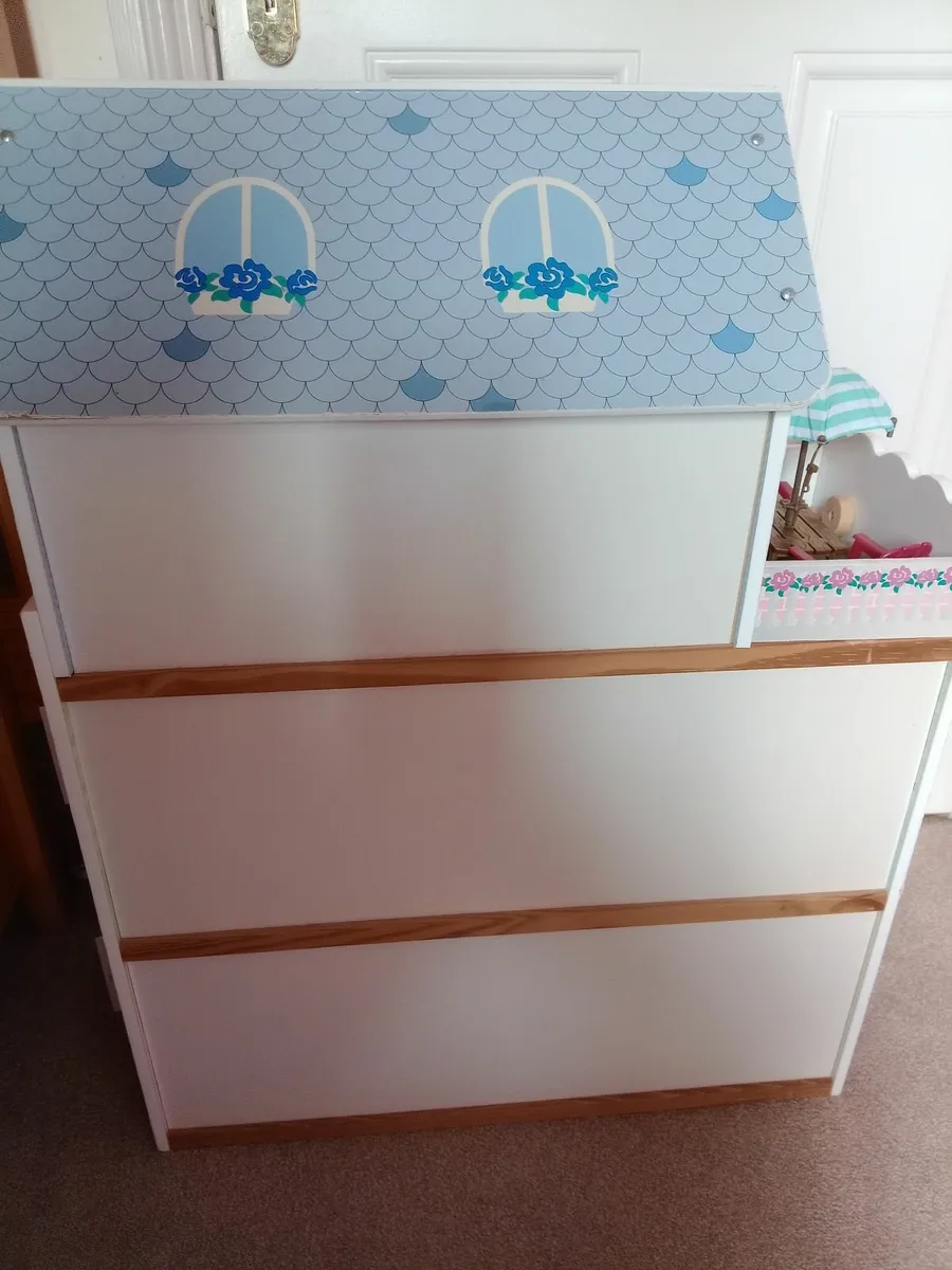 Doll house - Image 3