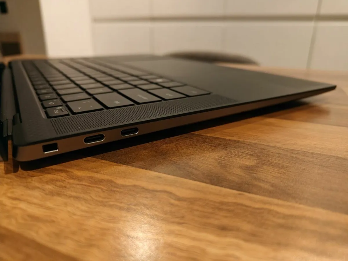 Dell Precision 5570 Laptop | INTEL i7(12th gen) | - Image 3