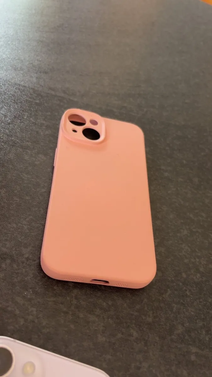 iPhone 14 - Image 3