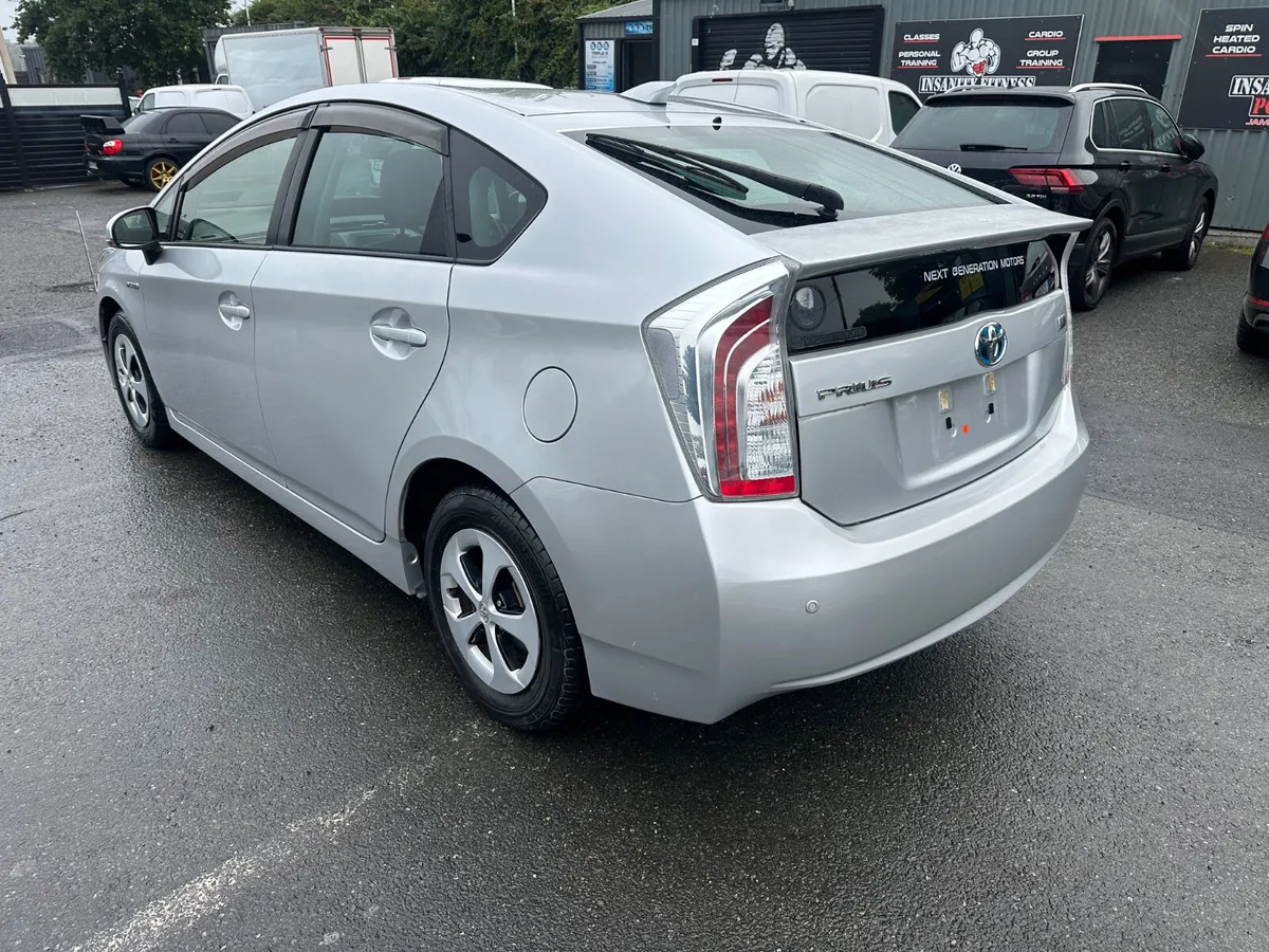 2014 Toyota Prius 1.8L HYBRID - Image 4