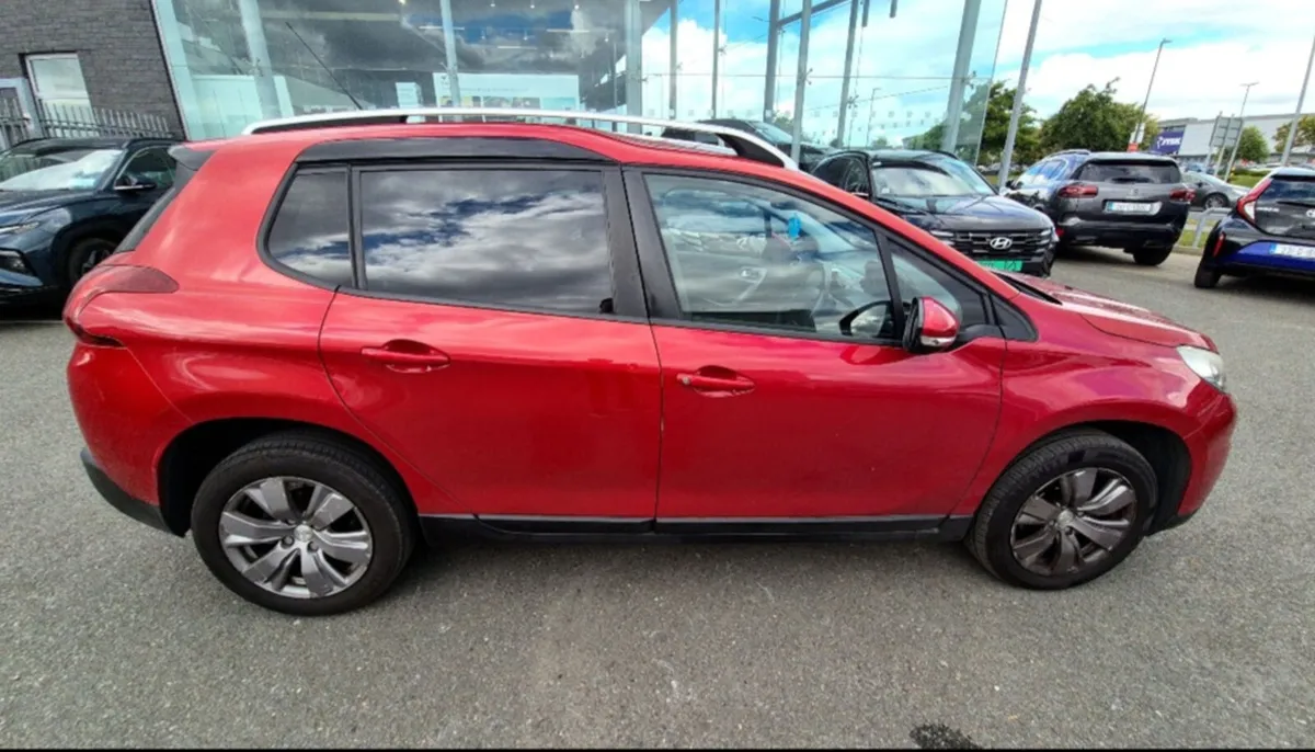 Peugeot 2008 2017 service history - Image 1