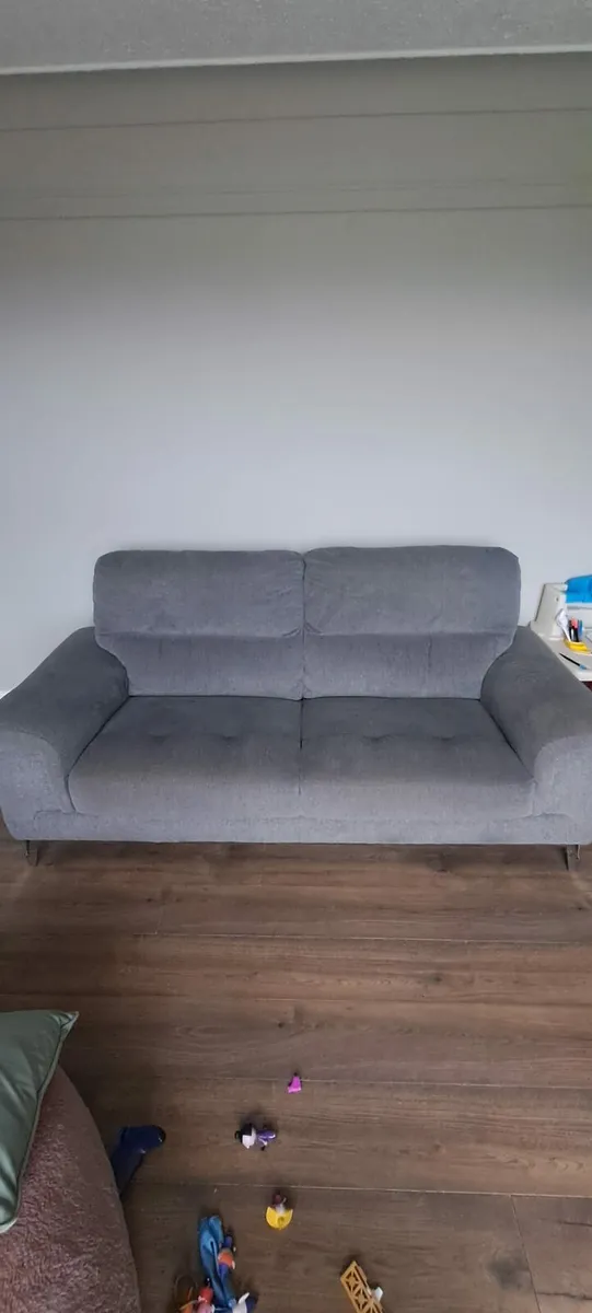 3 seater couch - Image 2