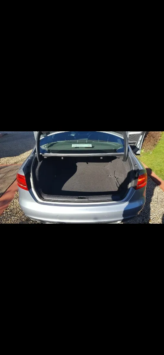 Audi A4 2010 - Image 4