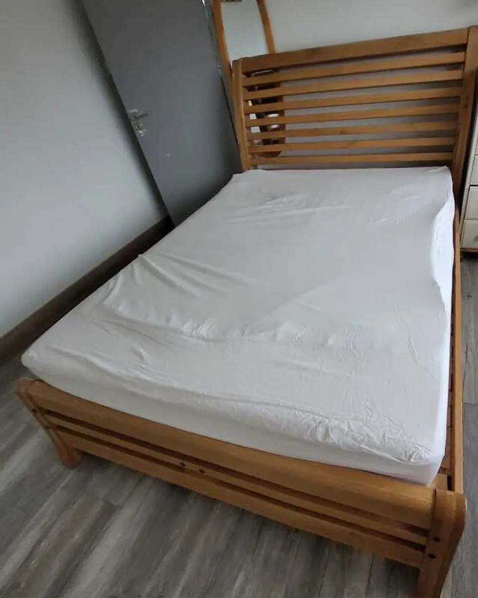 Solid Oak Bed 5ft - Image 3
