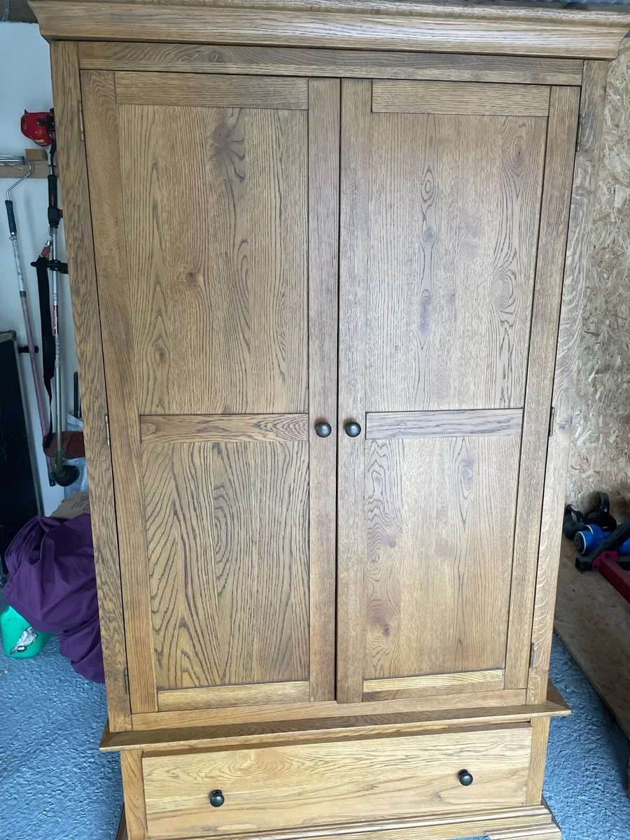 Bedroom furniture - Image 1