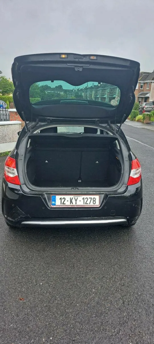 Car - Image 4