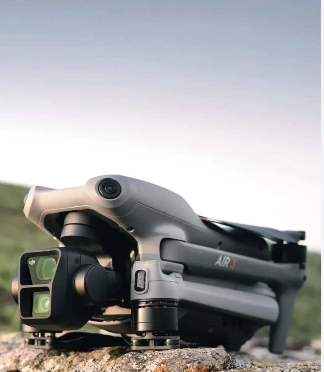 DJI AIR 3 as new - Image 1