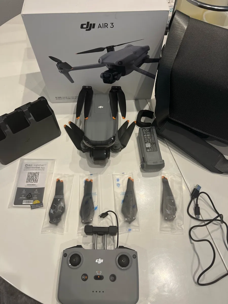 DJI AIR 3 as new - Image 2