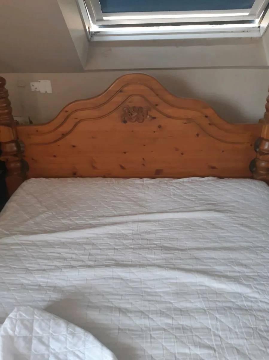 Bed - Image 1