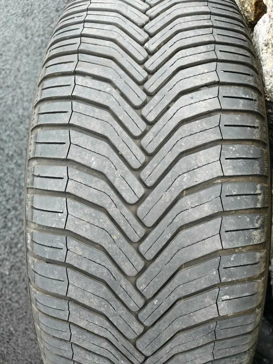 Volvo XC60 alloys with great Michelin tyres - Image 4