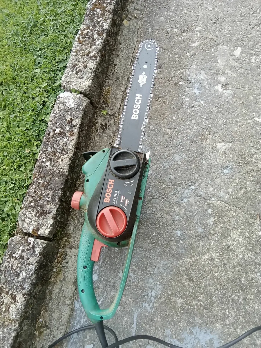 Bosch electric chainsaw - Image 1