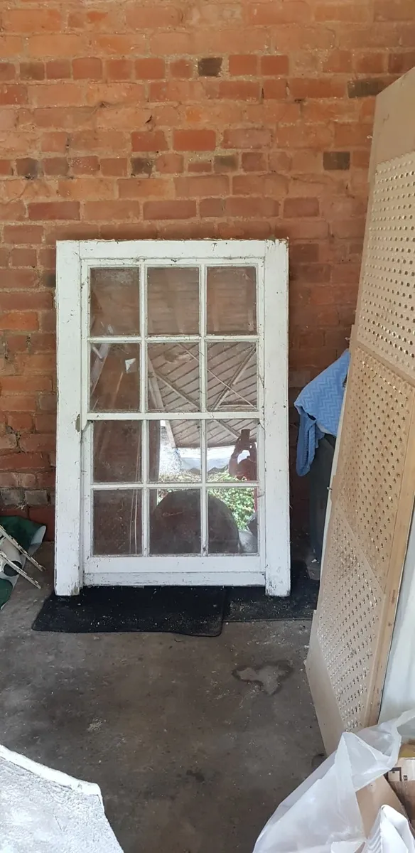 Wooden sash window - Image 4