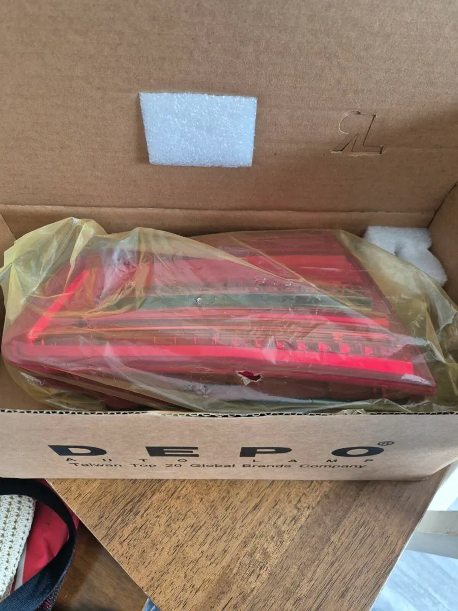 AUDI A6 C7 2012-2015 Left Inner Trunk LED Tail Lig - Image 2