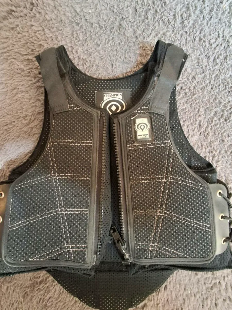 Riding back protector child age 5/6yrs - Image 1