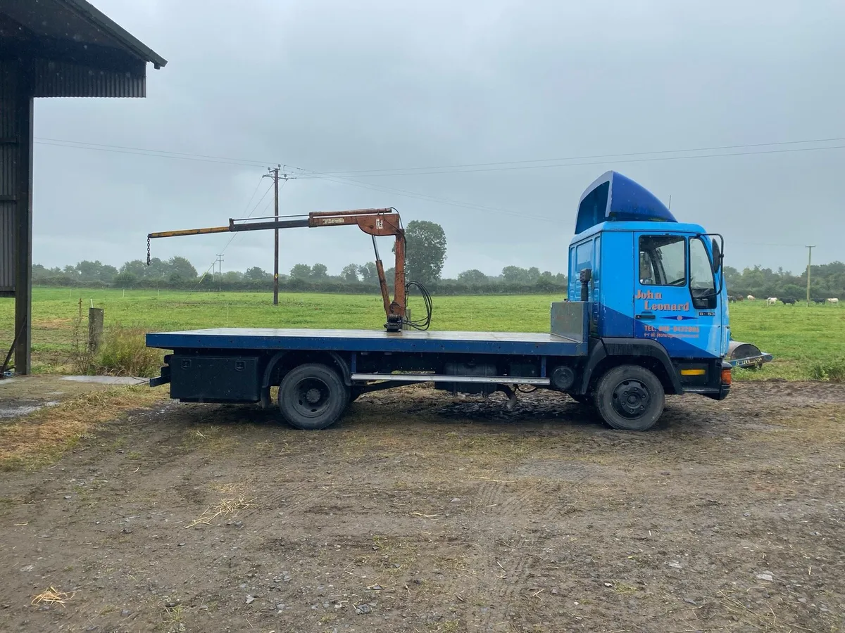 Man7.5 tonne crane lorry/ livestock body - Image 1
