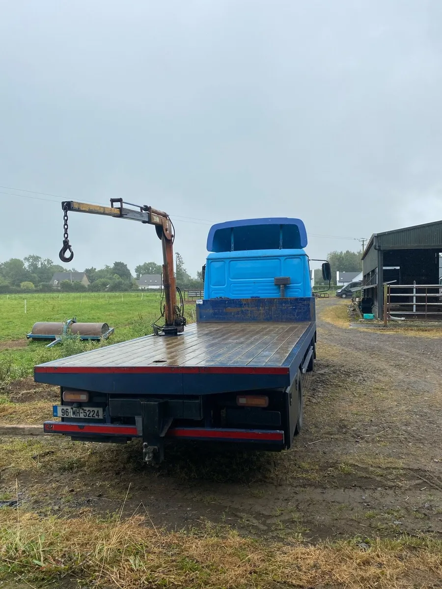 Man7.5 tonne crane lorry/ livestock body - Image 2
