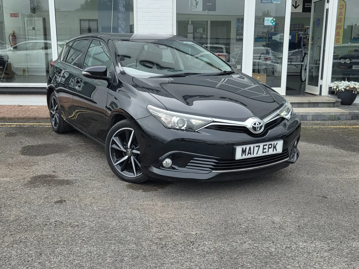 Toyota Auris 2017 - Image 1