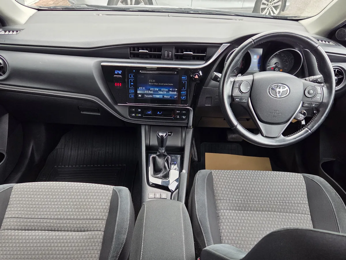 Toyota Auris 2017 - Image 4